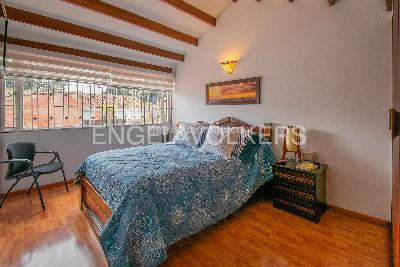 Casa de 5 alcobas en venta en Alhambra, Bogotá, 320 m² · foto 10 de 18