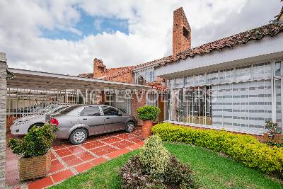 Casa de 5 alcobas en venta en Alhambra, Bogotá, 320 m² · foto 14 de 18