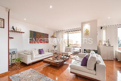 Apartamento de 3 alcobas en venta en Cerros De Suba, Bogotá, 238 m² · foto 2 de 20