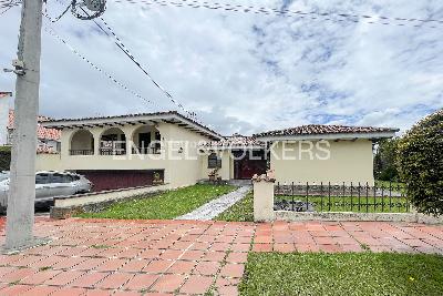 Casa de 4 alcobas en venta en Niza, Bogotá, 710 m² · foto 18 de 18