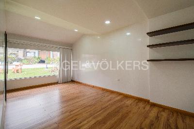 Casa de 4 alcobas en venta en Niza, Bogotá, 957 m² · foto 7 de 17