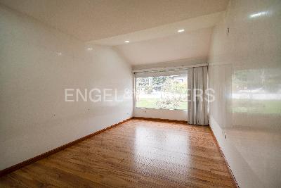 Casa de 4 alcobas en venta en Niza, Bogotá, 957 m² · foto 9 de 17