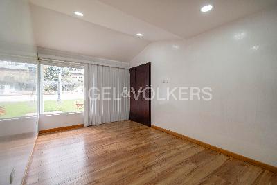Casa de 4 alcobas en venta en Niza, Bogotá, 957 m² · foto 10 de 17