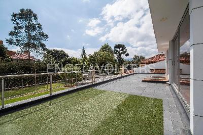 Casa de 4 alcobas en venta en Niza, Bogotá, 957 m² · foto 16 de 17