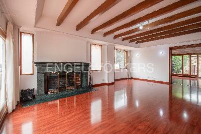 Casa de 4 alcobas en venta en Cerros De Suba, Bogotá, 302 m² · foto 2 de 20