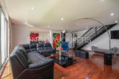 Casa de 3 alcobas en venta en Niza, Bogotá, 357 m² · foto 2 de 15