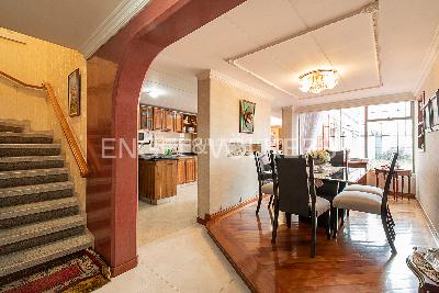 Casa de 5 alcobas en venta en Pasadena, Bogotá, 483 m² · foto 3 de 19