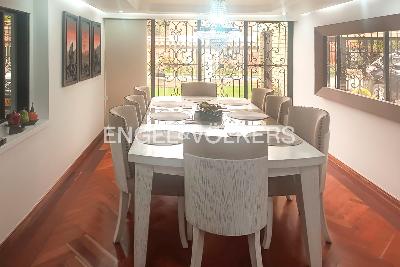 Casa de 5 alcobas en venta en Niza, Bogotá, 384 m² · foto 2 de 19