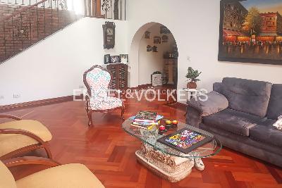 Casa de 5 alcobas en venta en Niza, Bogotá, 384 m² · foto 3 de 19