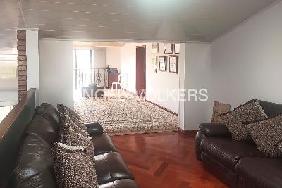 Casa de 5 alcobas en venta en Niza, Bogotá, 384 m² · foto 10 de 19
