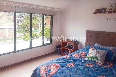 Casa de 5 alcobas en venta en Niza, Bogotá, 384 m² · foto 14 de 19