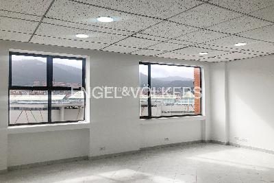 Office for rent in Santa Barbara Oriental, Bogotá