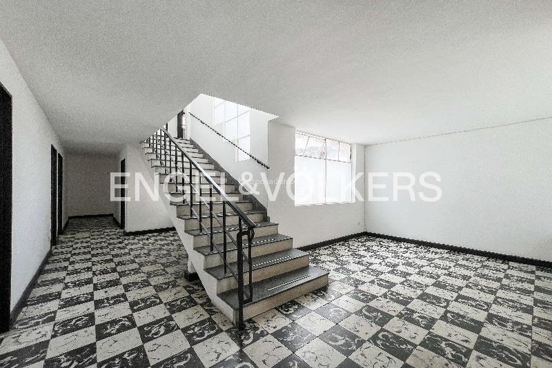 Casa independiente de 5 Alcobas con espacios abiertos en Laureles - 6