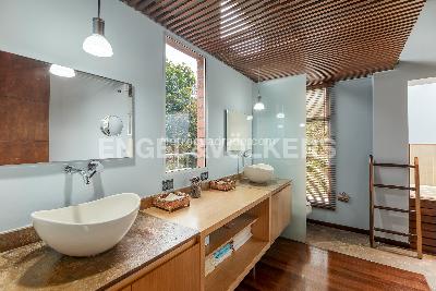 Casa de 4 alcobas en venta en Loma Del Escobero, Medellín, 378 m² · foto 9 de 18