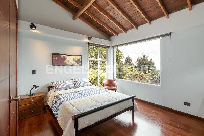 Casa de 4 alcobas en venta en Loma Del Escobero, Medellín, 378 m² · foto 16 de 18
