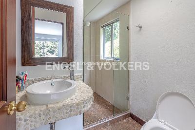Casa de 3 alcobas en venta en Alto Del Escobero, Medellín, 249 m² · foto 11 de 15