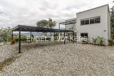 Casa de 3 alcobas en venta en Alto Del Escobero, Medellín, 249 m² · foto 14 de 15