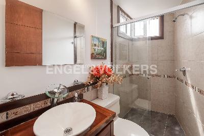 Casa de 5 alcobas en venta en Loma Del Escobero, Medellín, 407 m² · foto 5 de 18