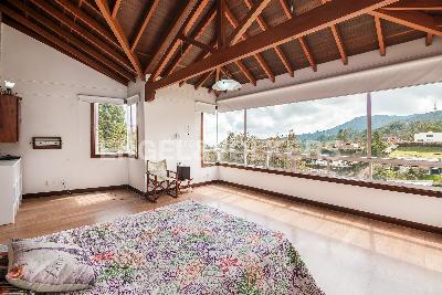 Casa de 5 alcobas en venta en Loma Del Escobero, Medellín, 407 m² · foto 7 de 18