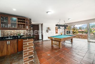 Casa de 5 alcobas en venta en Loma Del Escobero, Medellín, 407 m² · foto 15 de 18