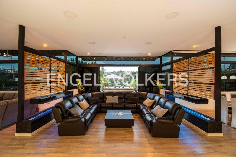 High-Tech 4BR House in Alto De Palmas - 2