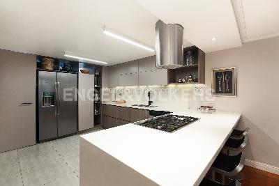 Casa de 3 alcobas en venta en El Tesoro, Medellín, 248 m² · foto 4 de 12