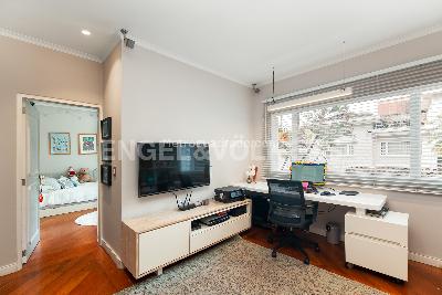 Casa de 3 alcobas en venta en El Tesoro, Medellín, 248 m² · foto 8 de 12