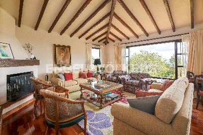 Casa de 5 alcobas en venta en La Acuarela, Medellín, 386 m² · foto 3 de 14