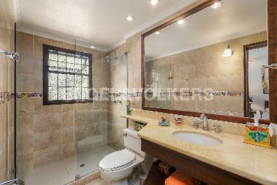 Casa de 5 alcobas en venta en La Acuarela, Medellín, 386 m² · foto 9 de 14