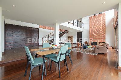 Casa de 3 alcobas en venta en La Acuarela, Medellín, 395 m² · foto 2 de 16