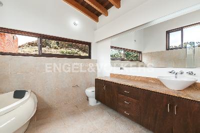 Casa de 3 alcobas en venta en La Acuarela, Medellín, 395 m² · foto 8 de 16