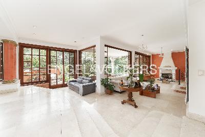Casa de 5 alcobas en venta en San Lucas, Medellín, 852 m² · foto 2 de 19