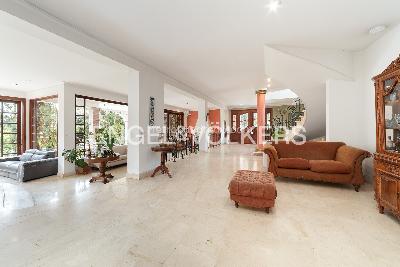 Casa de 5 alcobas en venta en San Lucas, Medellín, 852 m² · foto 4 de 19