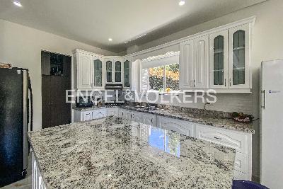 Casa de 3 alcobas en venta en Loma Del Escobero, Medellín, 266 m² · foto 3 de 17