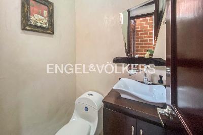 Casa de 3 alcobas en venta en Loma Del Escobero, Medellín, 266 m² · foto 6 de 17