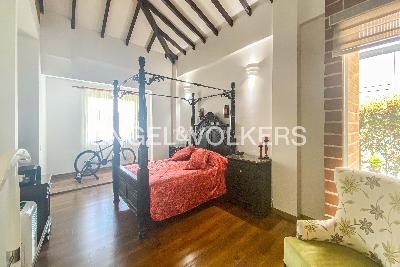 Casa de 3 alcobas en venta en Loma Del Escobero, Medellín, 266 m² · foto 7 de 17
