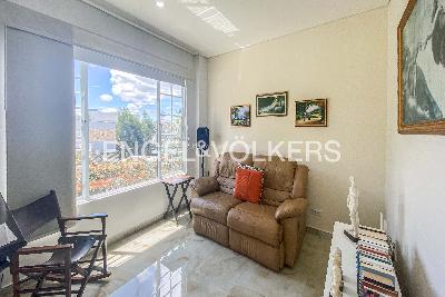 Casa de 3 alcobas en venta en Loma Del Escobero, Medellín, 266 m² · foto 10 de 17