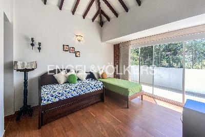 Casa de 3 alcobas en venta en Loma Del Escobero, Medellín, 266 m² · foto 13 de 17