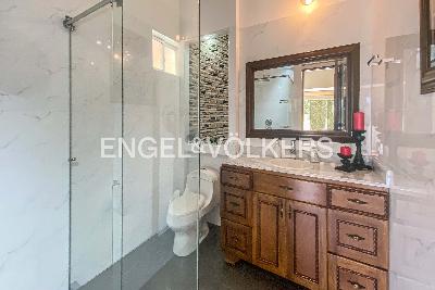 Casa de 3 alcobas en venta en Loma Del Escobero, Medellín, 266 m² · foto 14 de 17