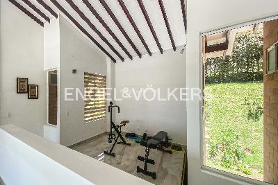 Casa de 3 alcobas en venta en Loma Del Escobero, Medellín, 266 m² · foto 15 de 17
