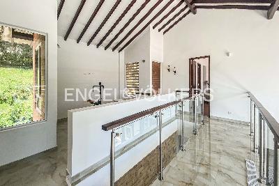 Casa de 3 alcobas en venta en Loma Del Escobero, Medellín, 266 m² · foto 16 de 17