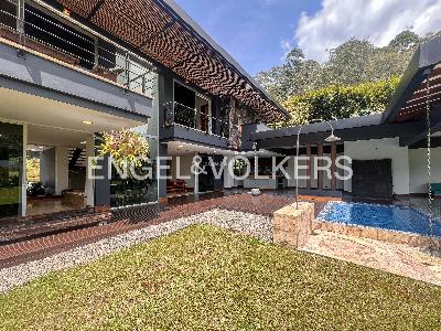 Casa de 4 alcobas en venta en Loma Del Escobero, Medellín, 667 m² · foto 2 de 20
