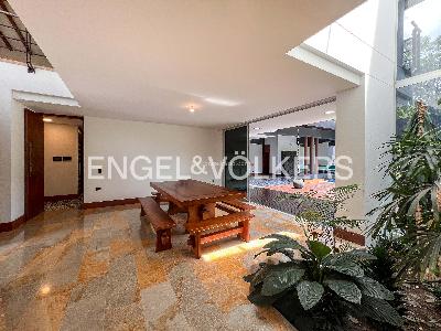Casa de 4 alcobas en venta en Loma Del Escobero, Medellín, 667 m² · foto 12 de 20