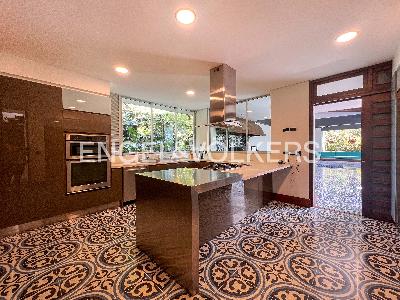 Casa de 4 alcobas en venta en Loma Del Escobero, Medellín, 667 m² · foto 13 de 20
