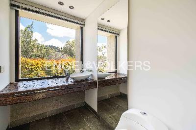 Casa de 4 alcobas en venta en Loma Del Escobero, Medellín, 450 m² · foto 5 de 17