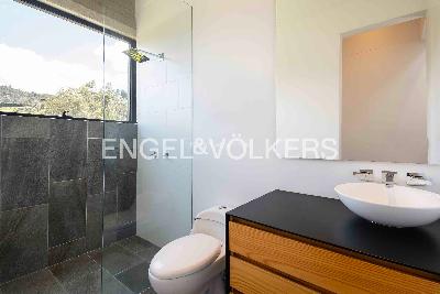 Casa de 4 alcobas en venta en Loma Del Escobero, Medellín, 450 m² · foto 13 de 17