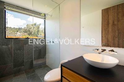 Casa de 4 alcobas en venta en Loma Del Escobero, Medellín, 450 m² · foto 15 de 17