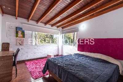 Casa de 5 alcobas en venta en Loma Del Escobero, Medellín, 442 m² · foto 16 de 19