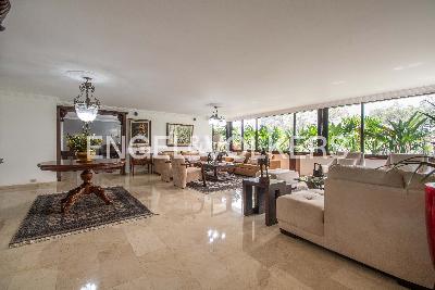 Apartamento de 2 alcobas en venta en Castropol, Medellín, 213 m² · foto 4 de 14