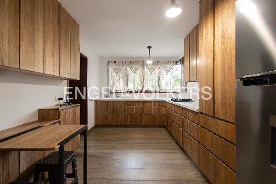 Casa de 4 alcobas en venta en El Esmeraldal, Medellín, 214 m² · foto 3 de 14